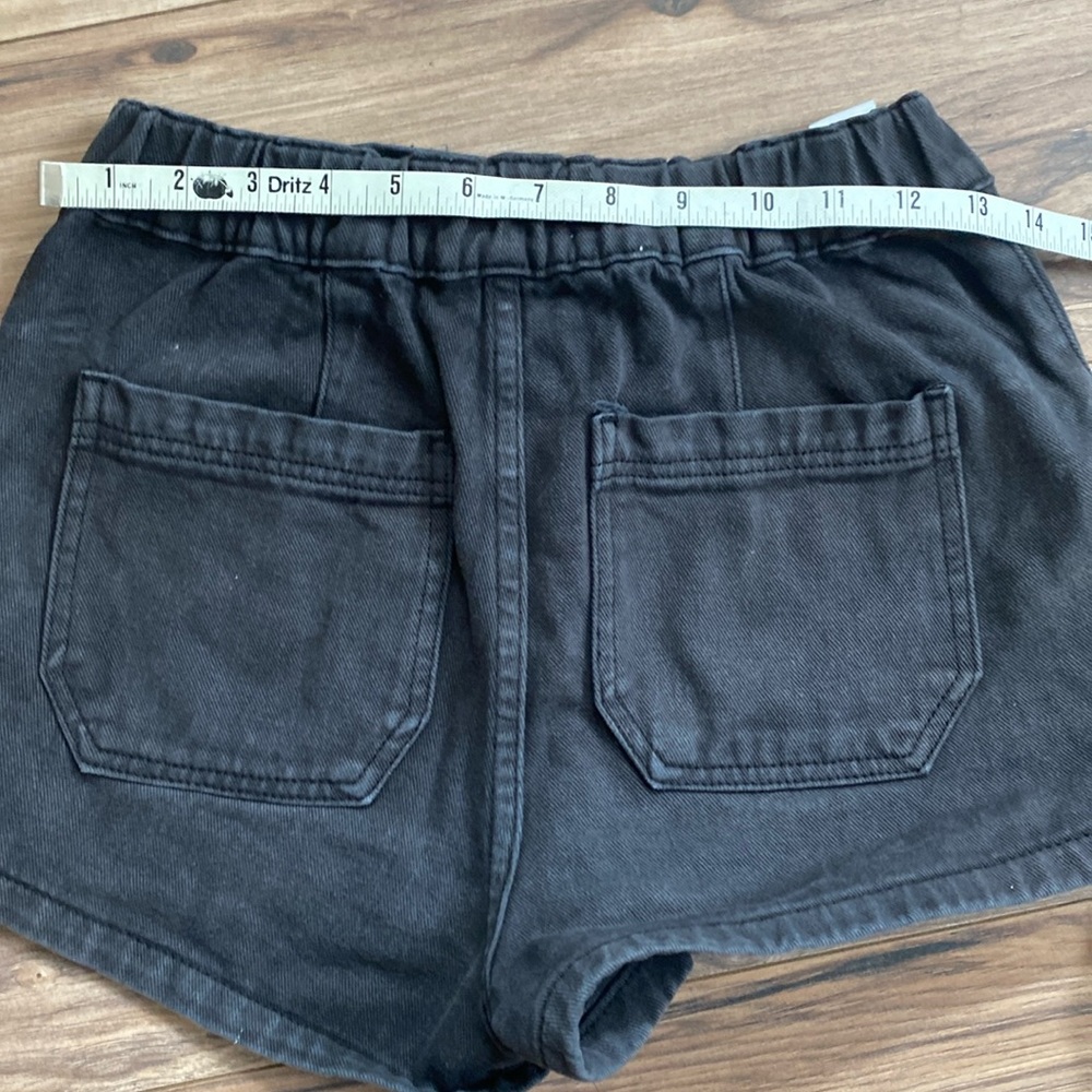 Shorts - Picture 5 of 6